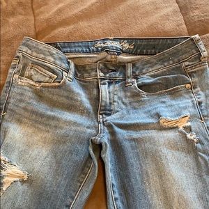 American Eagle distressed sparkle skinny jeans💖🤍